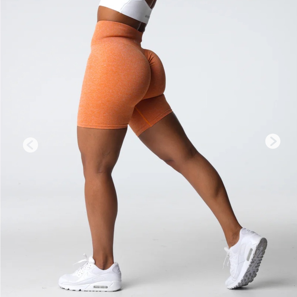NVGTN Burnt Orange Scrunch Seamless Shorts Large 🧡